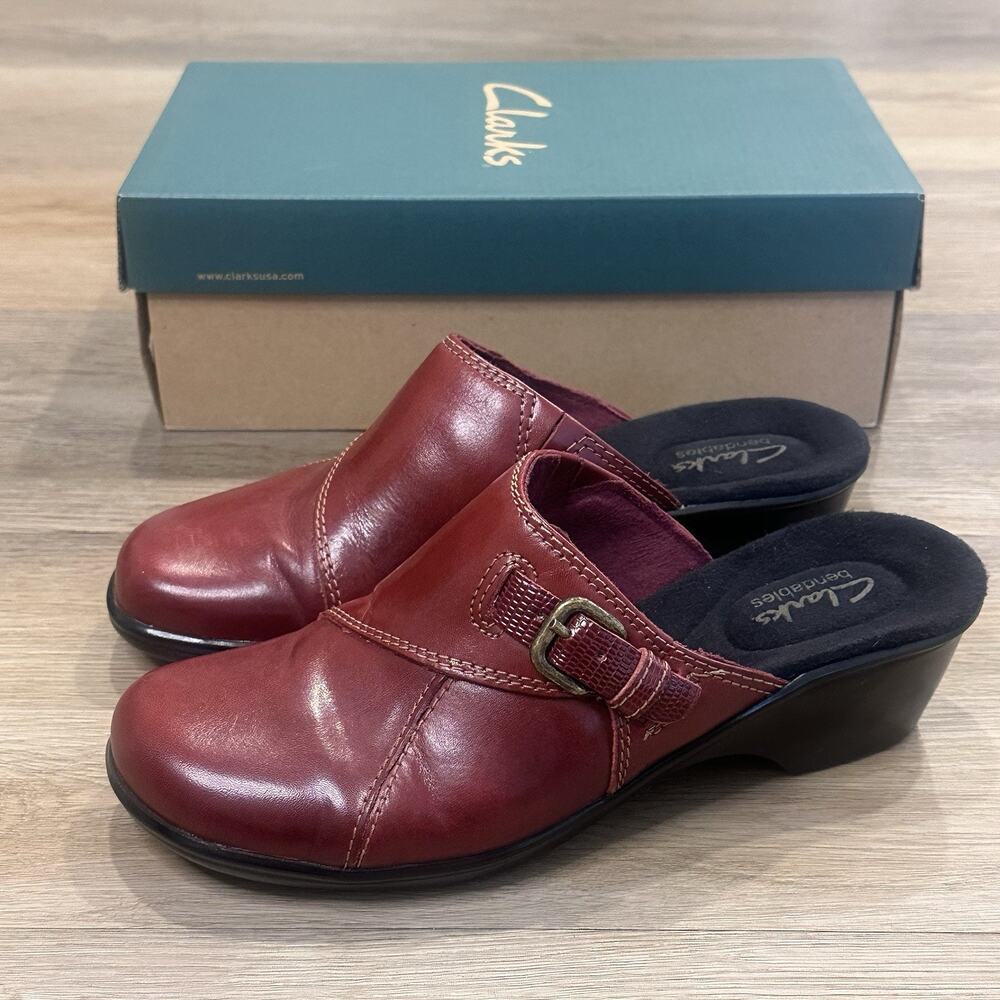 Clarks Bendables Women’s 6 Red Leather Clogs Mules Shoes Y2K 2000s Cottage Core